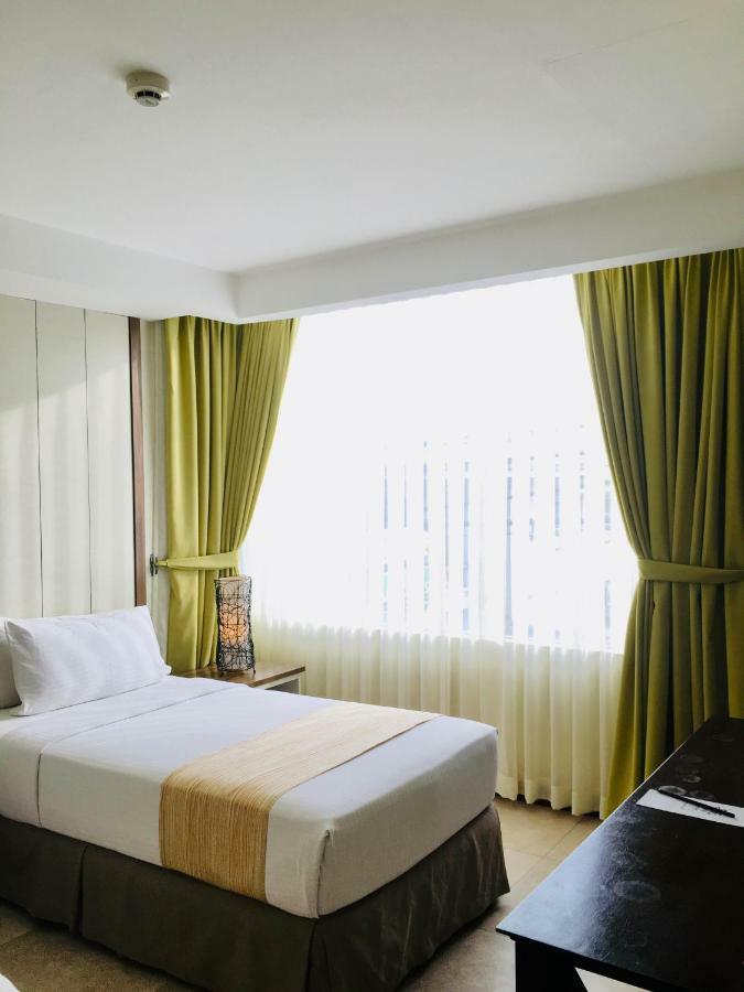 Belian Hotel Тагбиларан Экстерьер фото